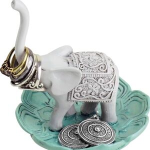 Elephant ring holder